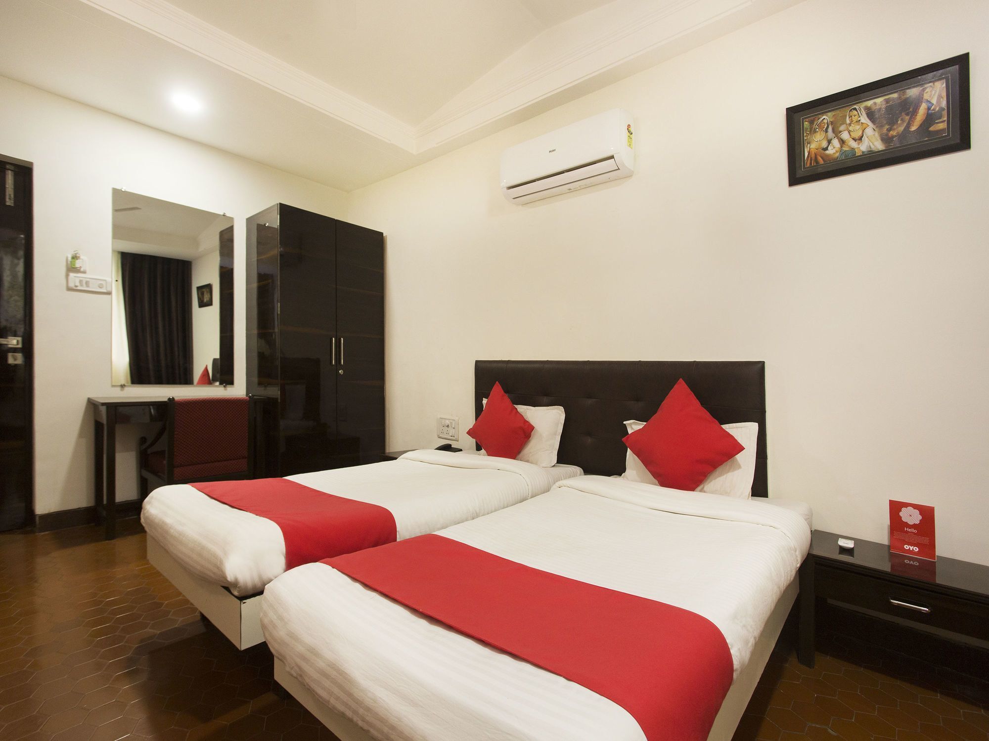 Oyo 9806 Hotel Arvi Lonavala Exteriér fotografie